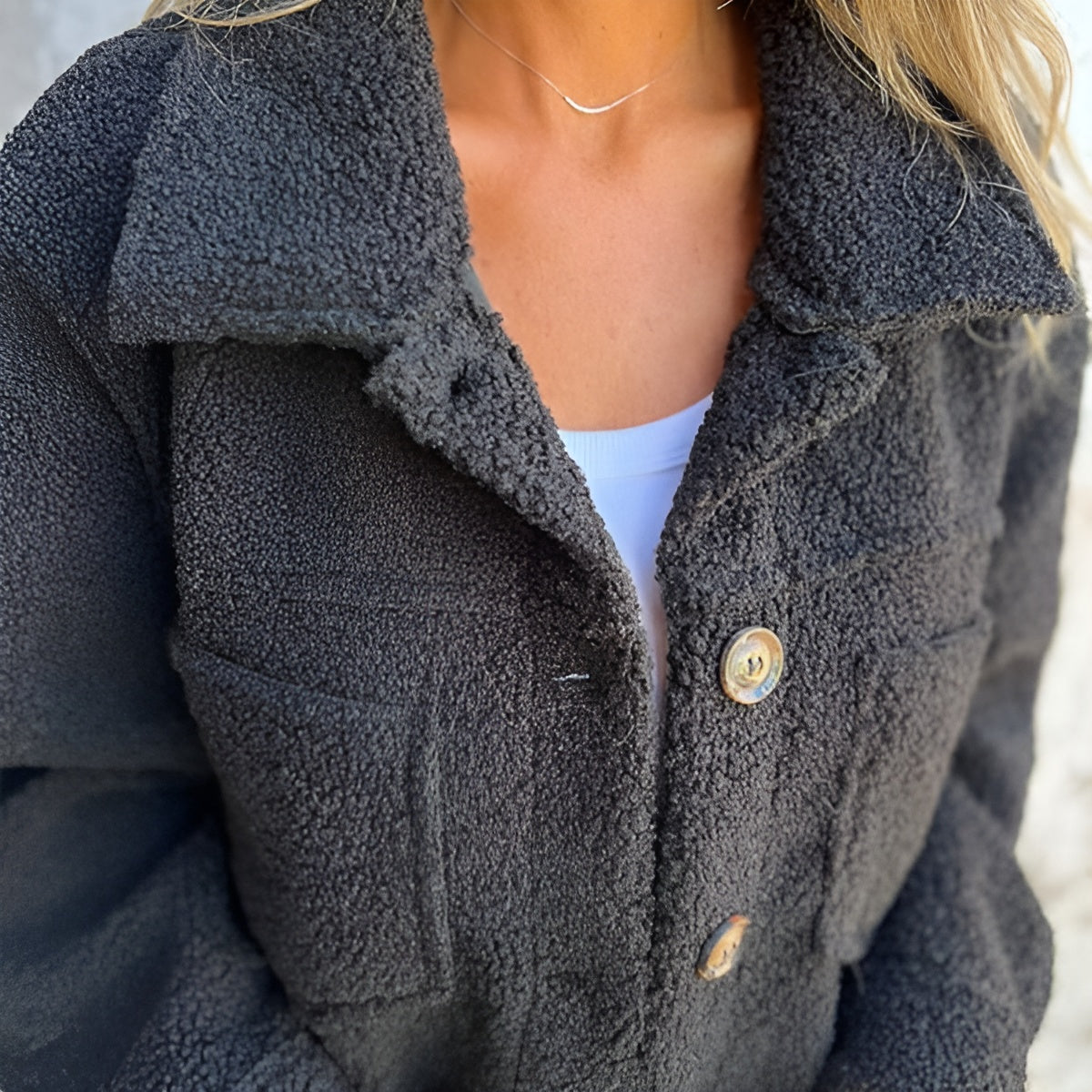 BRITTA™ | Elegant och Varm Kort Kappa