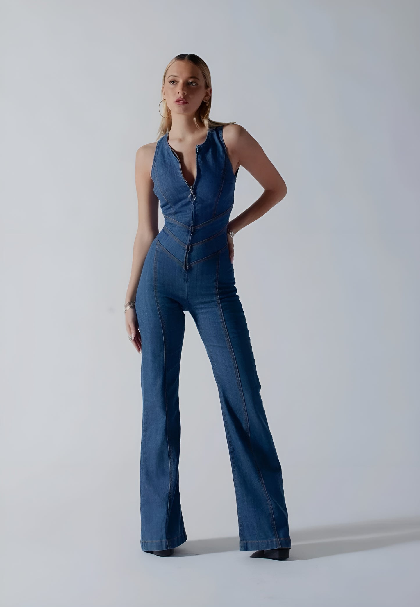 EDITH™ | Denim Jumpsuit med Hjärtformad Rygg