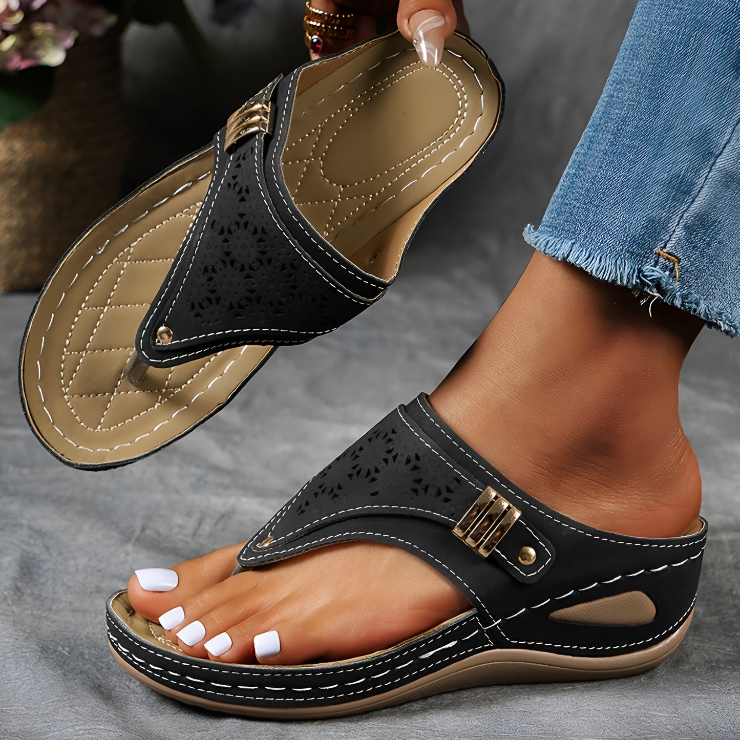 RUTH™ | Chic Utskurna Sandaler