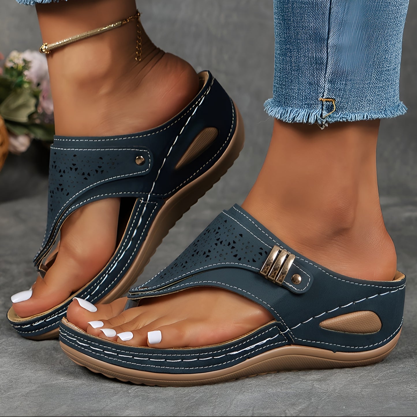 RUTH™ | Chic Utskurna Sandaler